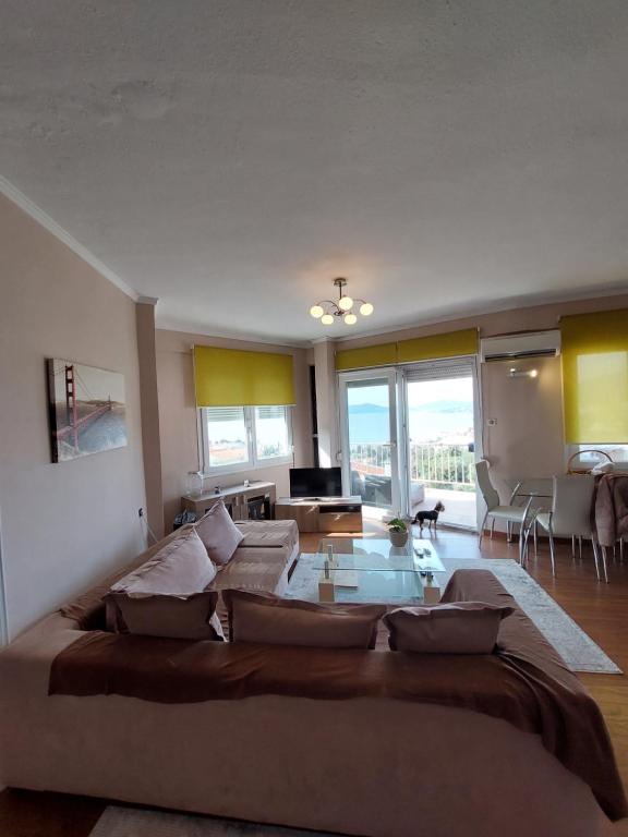 Bright View Apartment - Chambres d'hôtes Palaió Tsiflíki