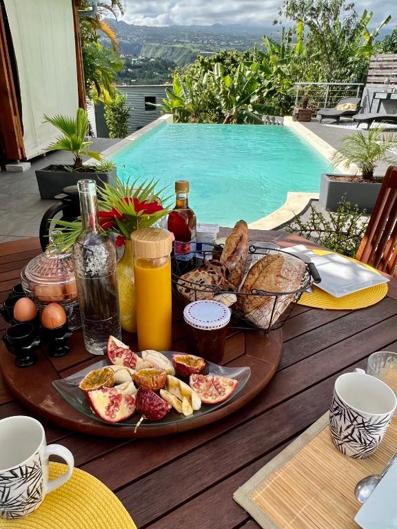 Villa Ti MoOn, Piscine et Jaccuzi, idéalement situé, Sud Réunion - Bed and Breakfast Entre-Deux