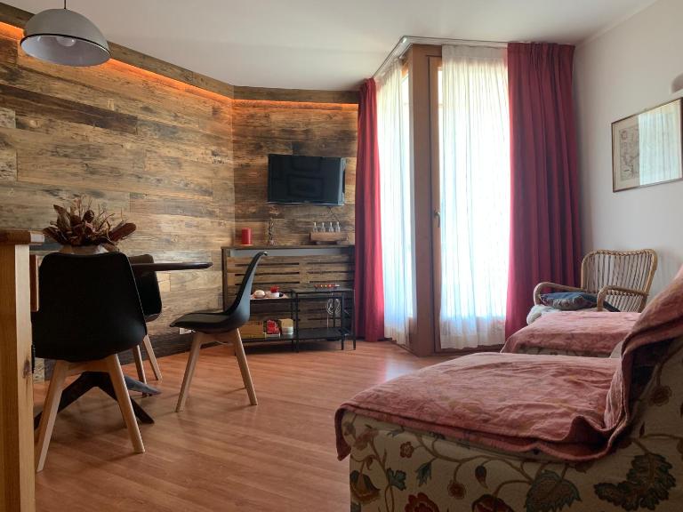 Giomein , appartamento ski in ski out ,CIR 1256 - Chambres d'hôtes Breuil