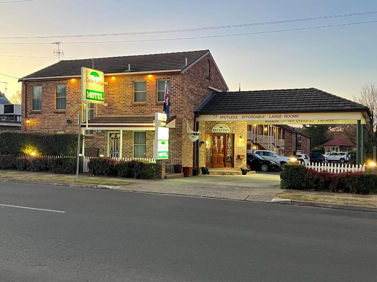 Cedar Lodge Motel - B&B Armidale