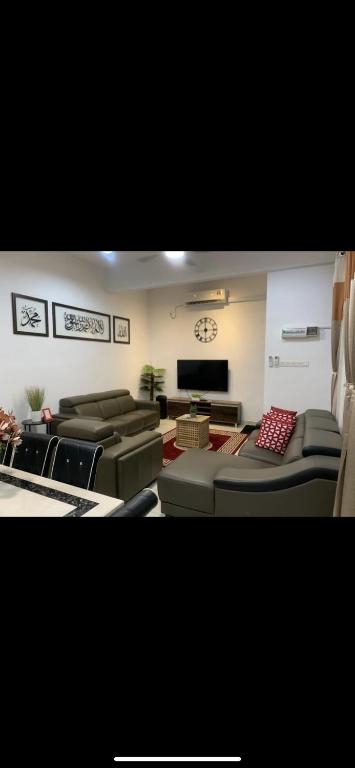 Heaven Republic Homestay Taman Sri Pulai - B&B Kangar