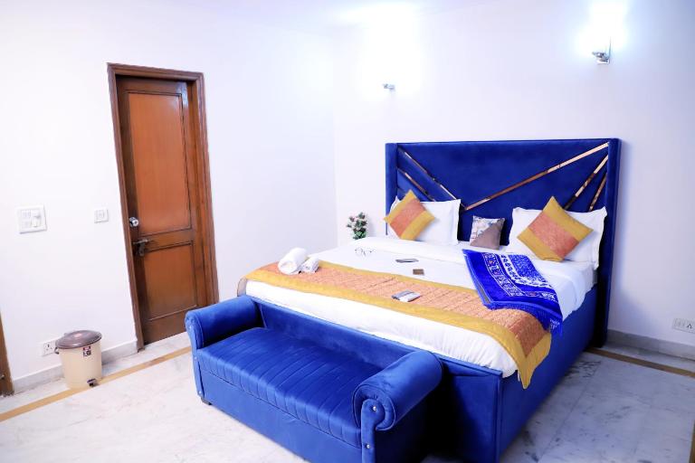 Divine India Service Apartment 1bhk, D-198,UGF Near Max Hospital Saket - B&B Nuova Delhi