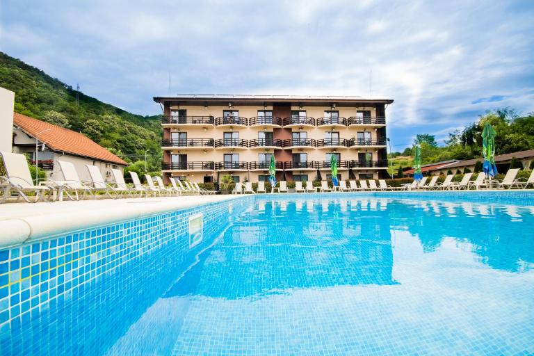 Pensiunea Danubia - B&B Eşelniţa
