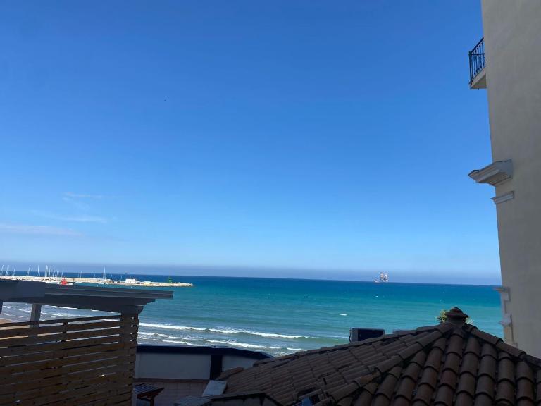 AmMARE - B&B Crotone