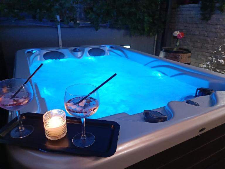 Apartment Belleza with private Jacuzzi - Chambres d'hôtes Zadar