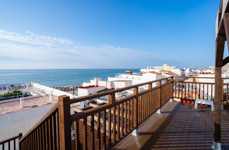 PLAYA CARIHUELA Apartamentos El CARMEN - B&B Torremolinos