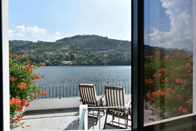 Feel Discovery Casa do Rio Douro Valley - B&B Riba Douro