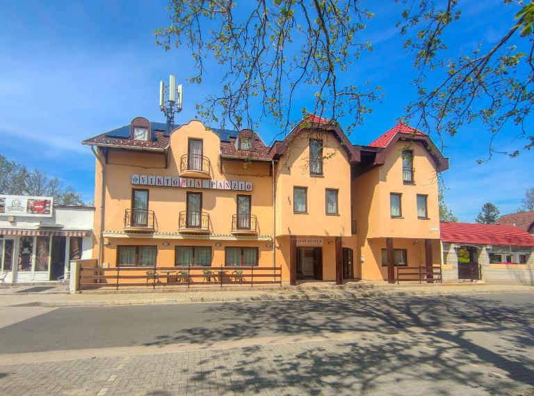 Viktória Panzió Zamárdi - B&B Zamárdi