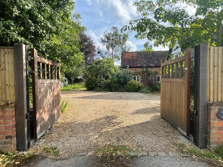 Cottage 7 mins from Henley with gated parking - B&B Henley on Thames