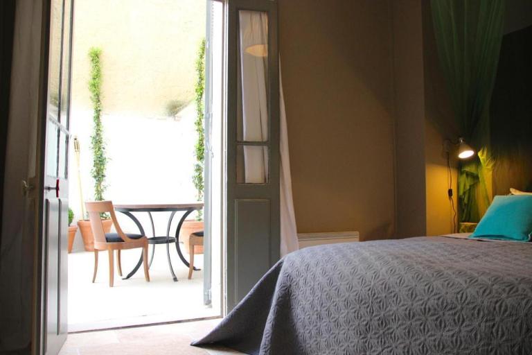 Les Cachettes - Bed and Breakfast Avignon