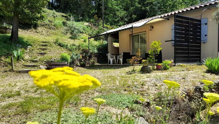 Gîte SITTELLE Parking privé Linge fourni WIFI - B&B Malaucène