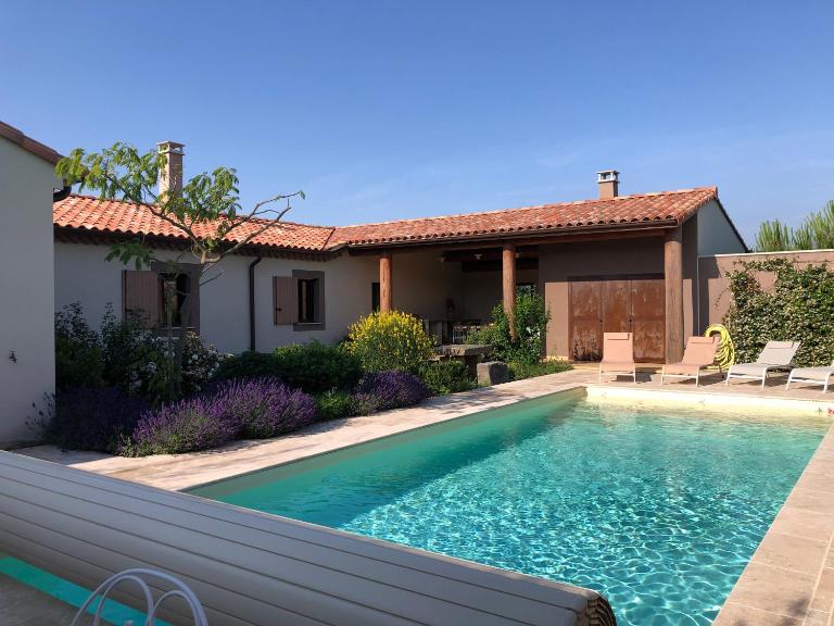Villa d'architecte, 12 personnes, avec piscine - B&B Faugères