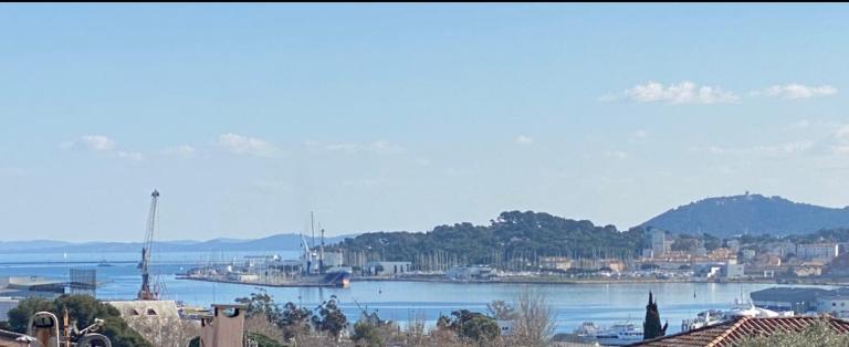 Haut de villa vue mer - Chambres d'hôtes La Seyne-sur-Mer