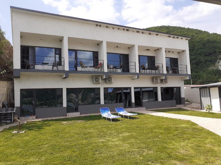 Cazanele Dunarii "La Cumatru" - B&B Dubova