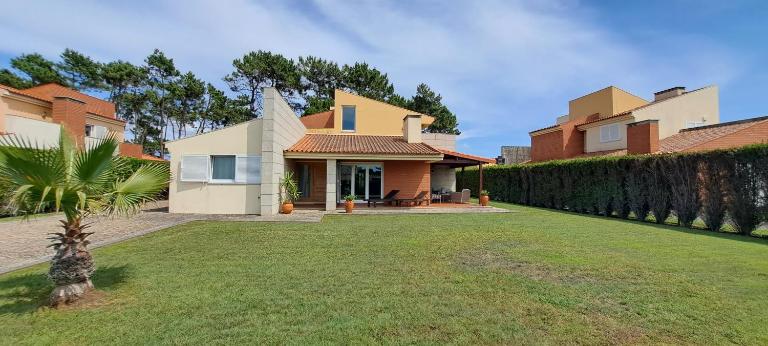 Villa Confort - FURADOURO - B&B Ovar