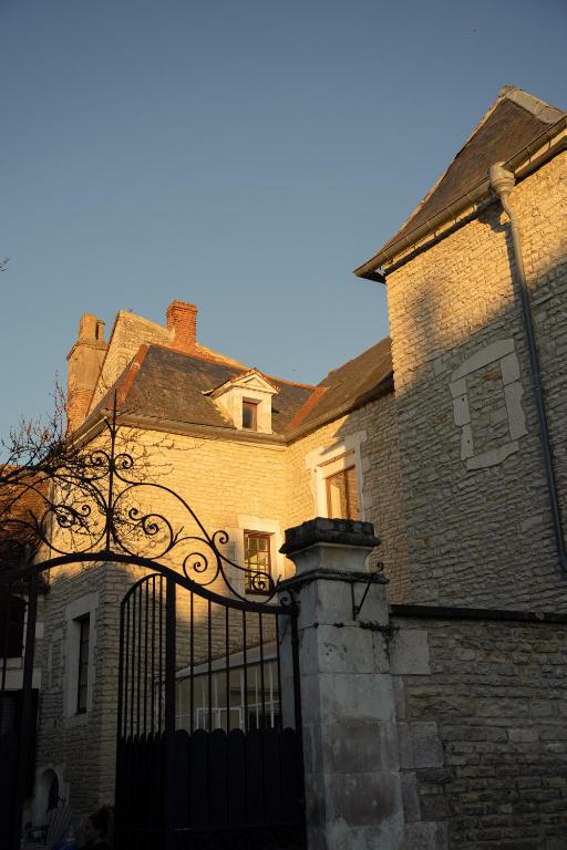 L'Escapade Place Voltaire - B&B Vermenton