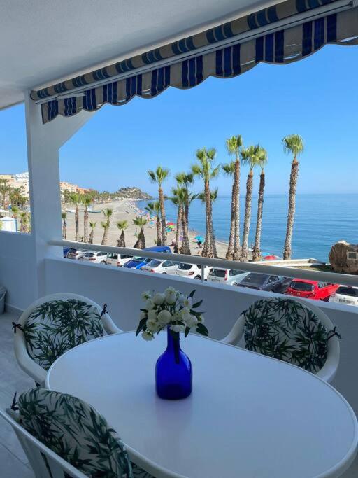 Primera línea de Playa San Cristóbal. Almuñecar - B&B Almuñécar