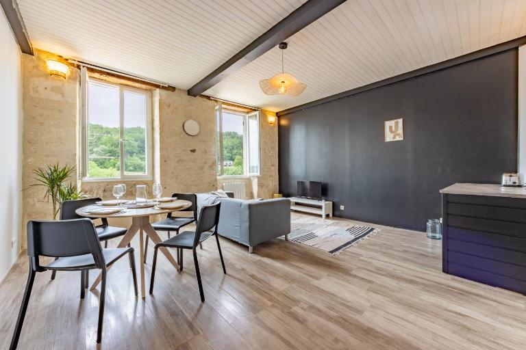 L'élégant T3 coeur du village parking facile - B&B Montaigu-de-Quercy