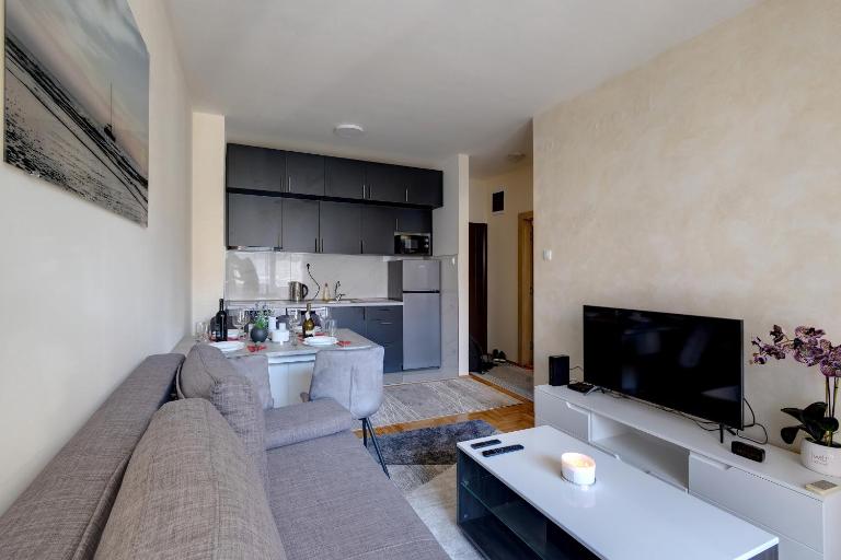 PORTOFINO, With Free Private GARAGE - B&B Novi Sad