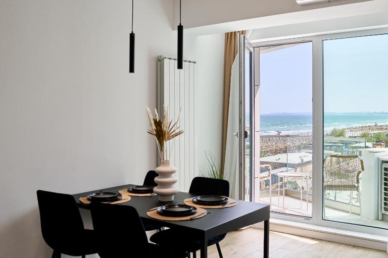 Perfect Sea View - Infinity Pool&Spa&EV friendly - Ferienwohnung Mamaia