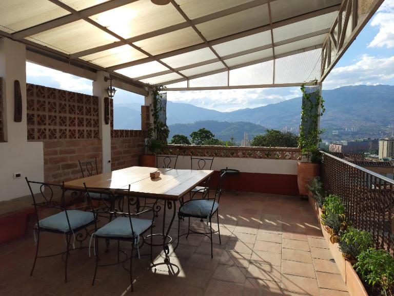 Villa del Prado - B&B Medellín