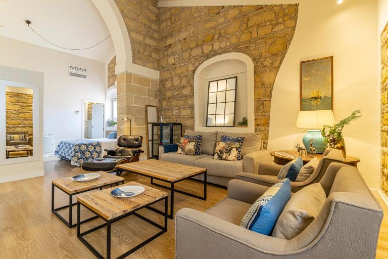 Sherry Loft Siente Jerez Parking Incluido - Bed and Breakfast Jerez de la Frontera
