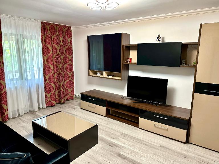 ROYAL APARTMENT - Ferienwohnung Buzău