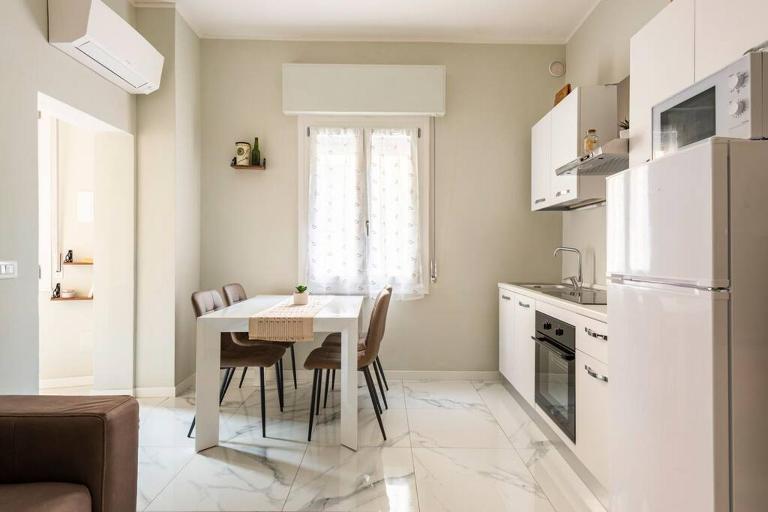 Freeland House (Zona Ospedale e Università) - B&B Parma