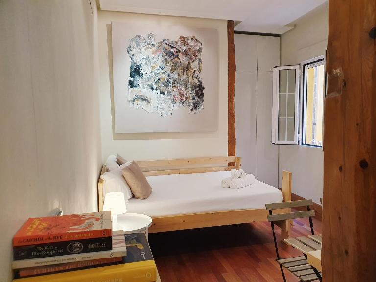 Enjoy a cosy studio in Malasaña BAR - B&B Madrid