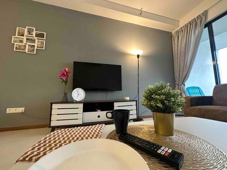LM HomeyB 3BR Coastline Family Suite for 4-14 Pax with Nexflix & Coway Water Purifier - B&B Tanjung Tokong