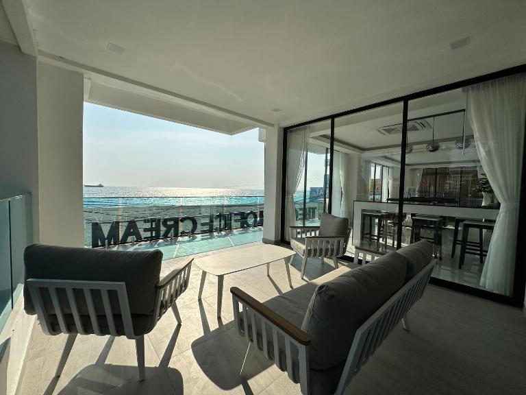 STUNNING BEACHFRONT VIEW LUXURIOUS Apartment 20 - B&B Jomtien