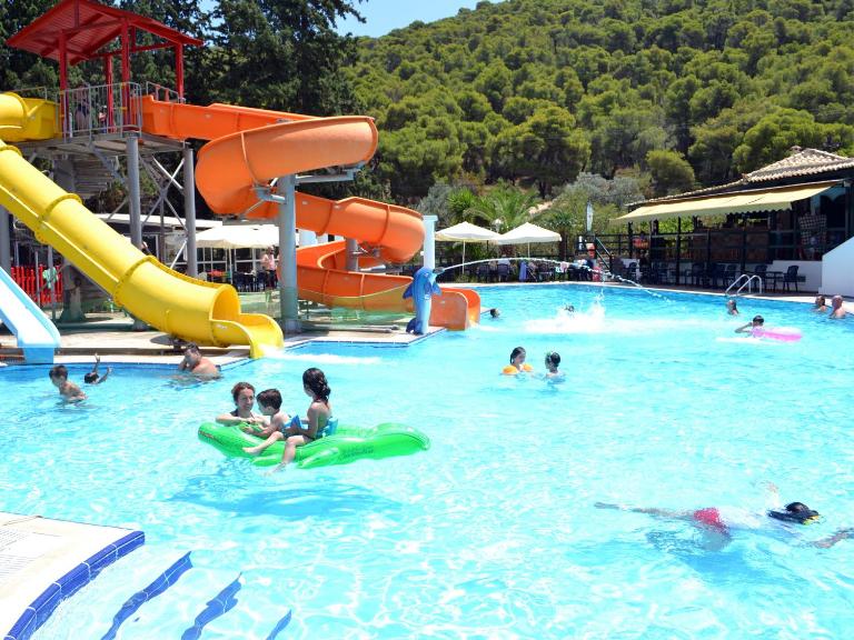 Kamares Apartments ΕΕ - B&B Póros