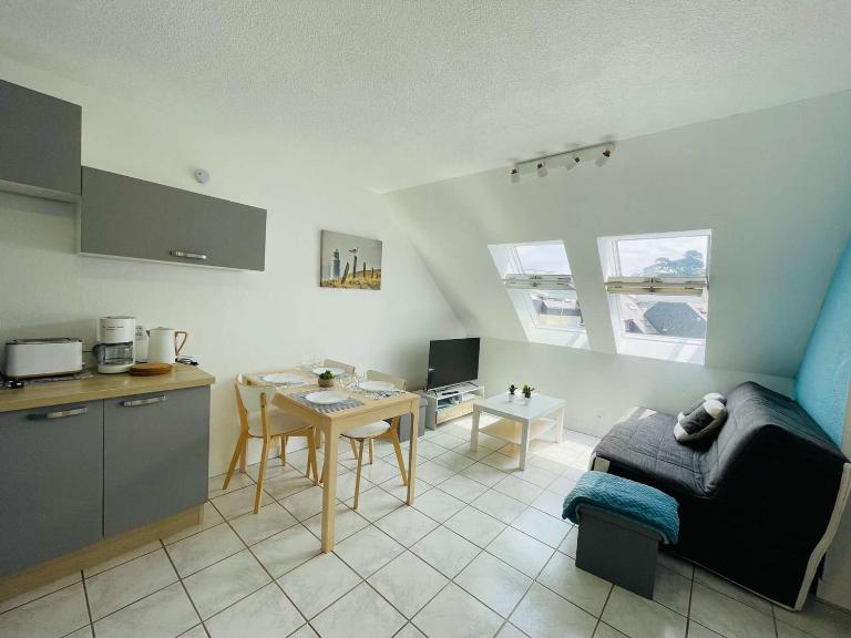 Appartement 3 étoiles à Perros-Guirec, plage de Trestraou, 2-4 pers, parking inclus, proche Thalasso - FR-1-542-44 - Ferienwohnung Perros-Guirec