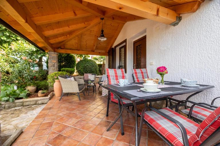 Apartman "ELA" - Ferienwohnung Njivice, Krk