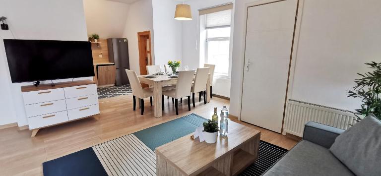 LUNA apartamenty - przestronny apartament nr 7 z widokiem - Góry Sowie - Jezioro - Chambres d'hôtes Bielawa
