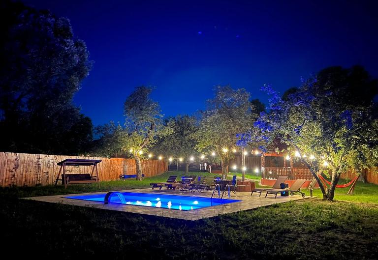 Horace Guesthouse POOL & HOT TUB & BIKES & RIVER - B&B Dejani