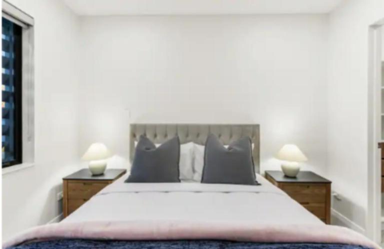 Pristine Modern Central Home - Netflix - Heatpump - B&B Auckland