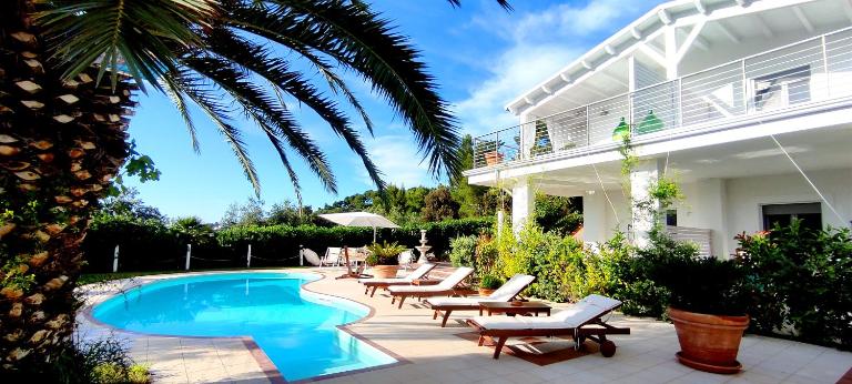 B&B White House - Bed and Breakfast Peschici