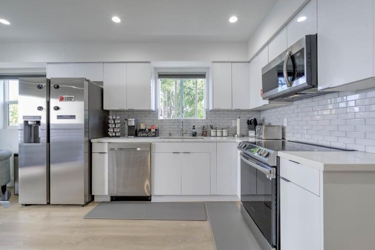 Modern Townhouses in Studio City - B&B Los Angeles