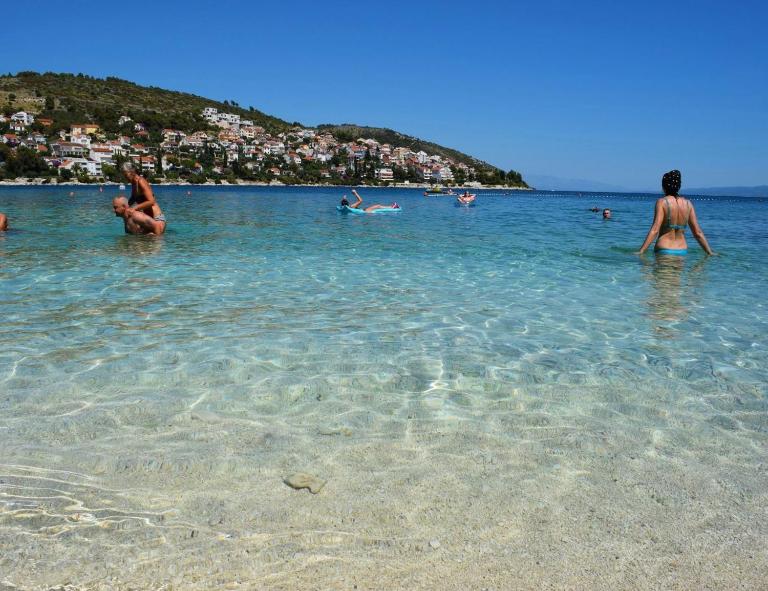 Apartments Miki, Okrug Gornji, Trogir - Chambres d'hôtes Trogir