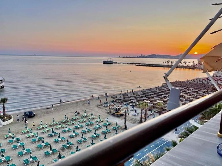 Durres beach apartment - B&B Durrës