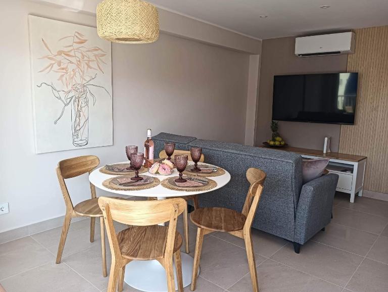 Apartamento Alejandro Gandia Playa con vistas al mar, parking! - Ferienwohnung Los Mártires