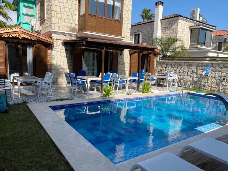 Aral Turkuaz - Bed and Breakfast Çeşme