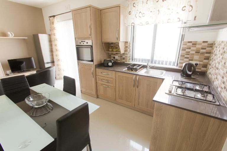 Waterside Apartments - Ferienwohnung Marsalforn