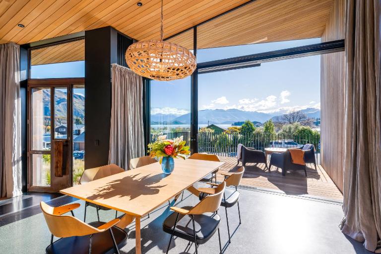 Hideaway on Warren by Sotheby's Luxury Rental Homes - B&B Wanaka