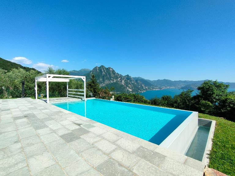 IseoLakeRental - Trivia Resort - Bed and Breakfast Solto Collina