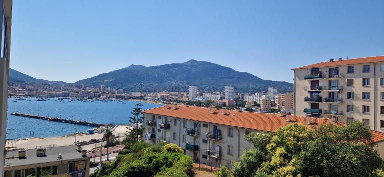 T2 vue mer - entre aéroport et centre-ville - B&B Ajaccio
