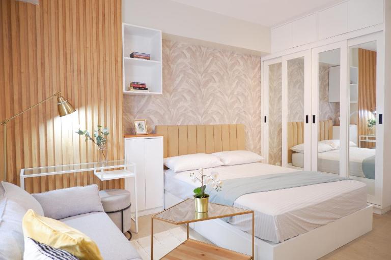 Hotel Vibe in Manhattan Plaza, Araneta City, Cubao - B&B Manila