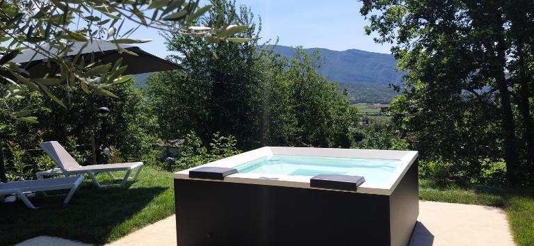 Carmen de Nella Eco Lodge 4* - B&B Caprino Veronese