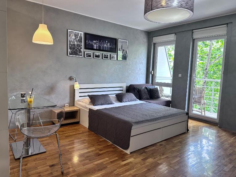 BASE Accommodation Apartments - B&B Belgrado